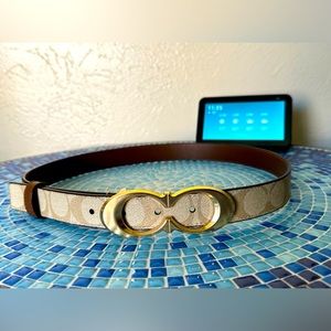 Women’s Coach CC belt size small